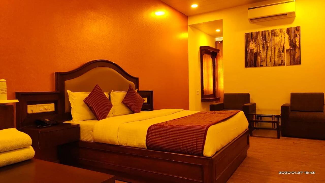 Hotel Banjara Regalia Ábú-hegy Kültér fotó